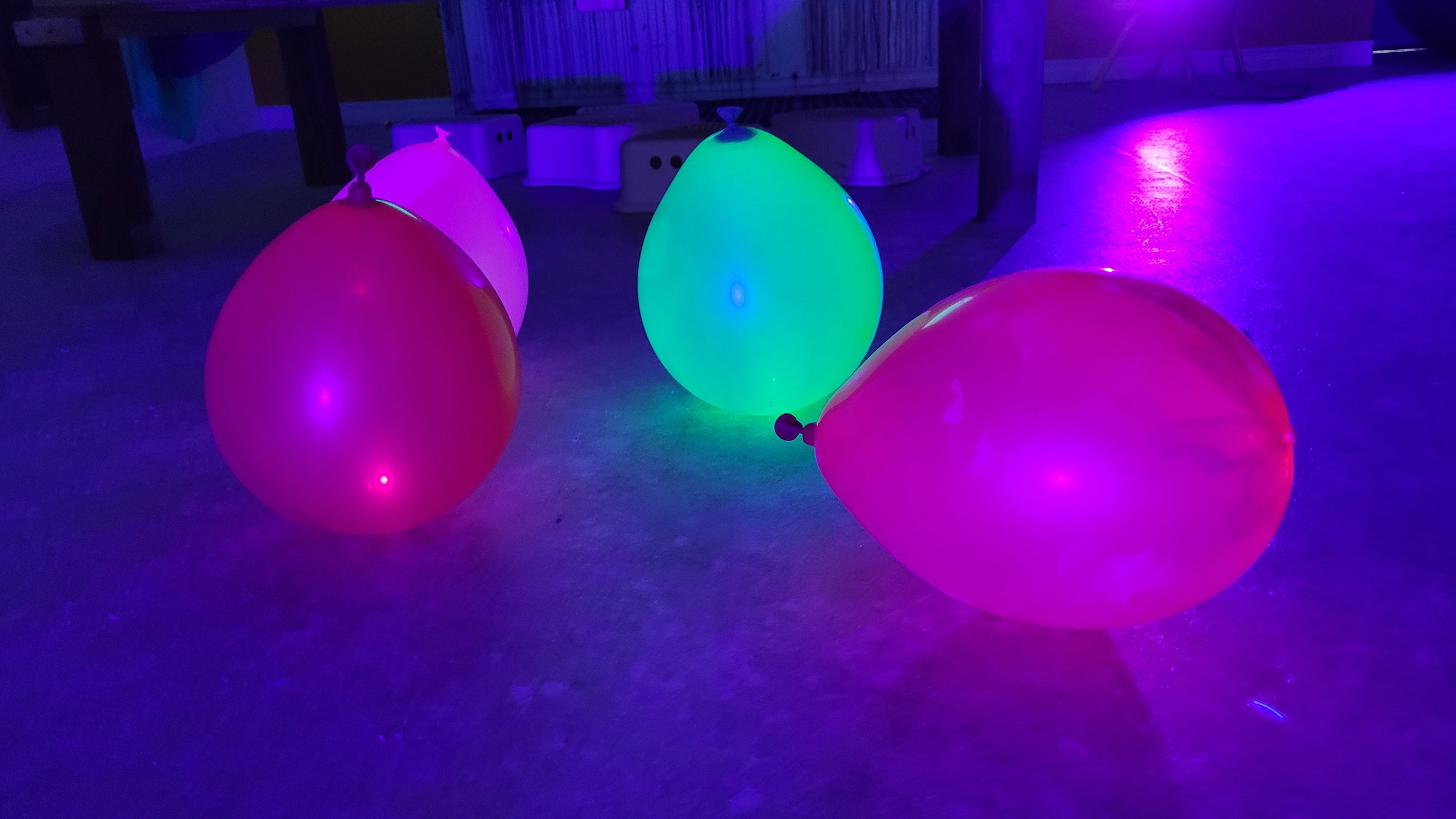 How To Make: Glow In The Dark Balloons 